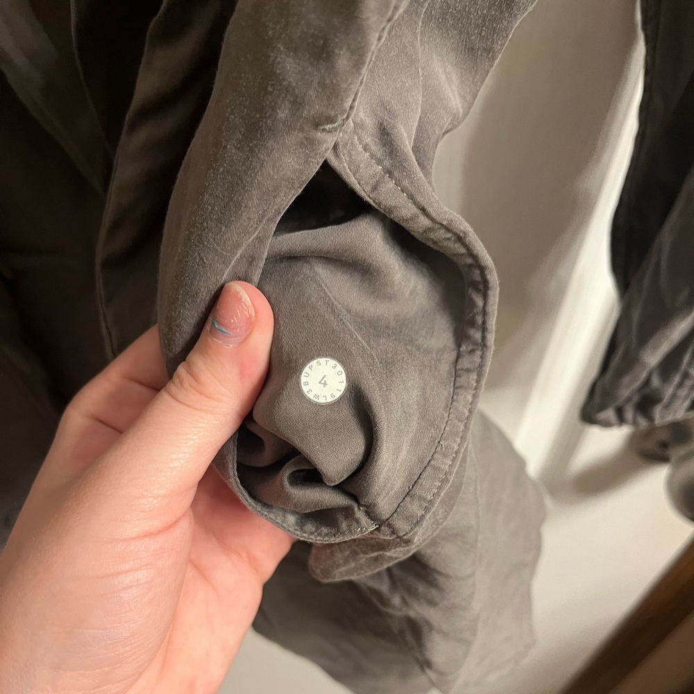 Lululemon City Stroll Jacket - Size 4 - Grey Sage - Picture 12 of 12